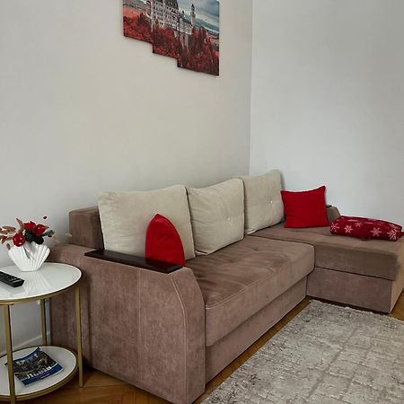 Siesta Apartment On Stefanyka Lviv Buitenkant foto